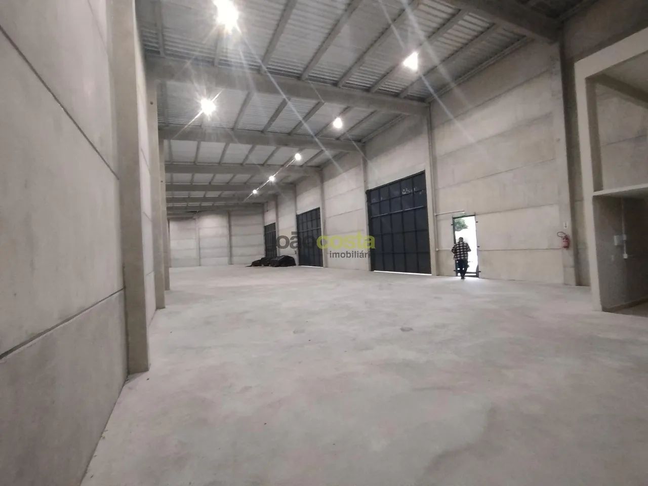 Galpão para Locação em São José - 748m² e 2 Banheiros - Foto 4