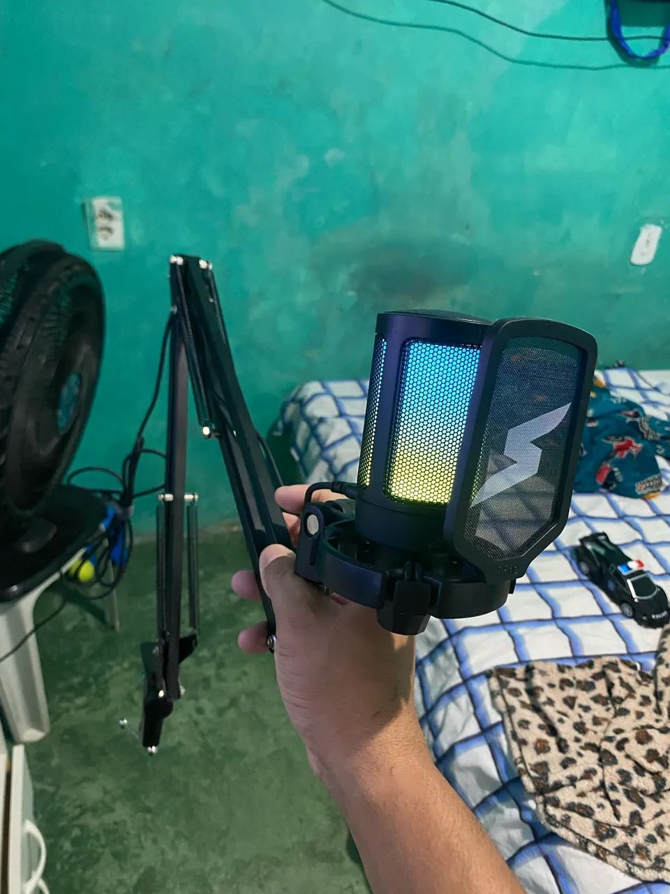 Vendo esse Super Microfone GAMER DA FIFINE - Foto 4