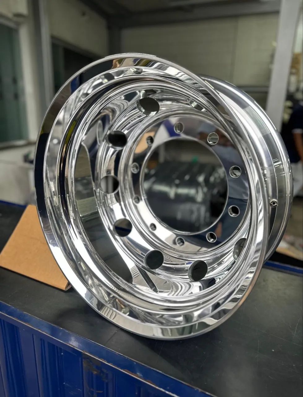 Roda de Alumínio Alto Brilho 295/275 22,5x8,25 Borda Larga - Foto 2