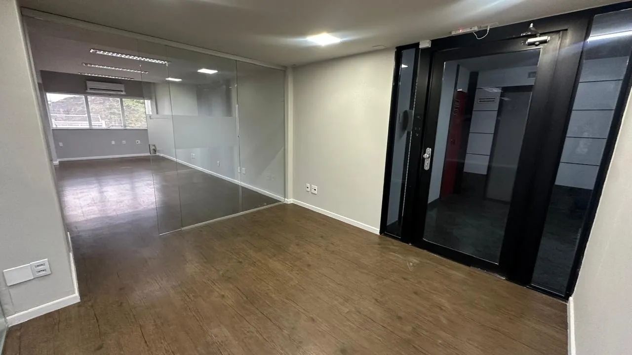Conjunto de Salas Comerciais com 337m² na Reta da Penha - Foto 2