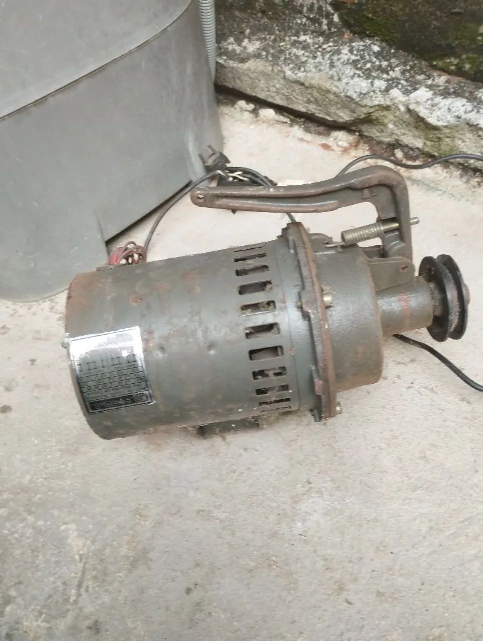 Vendo umMotor industrial de máquina de costurar Fox