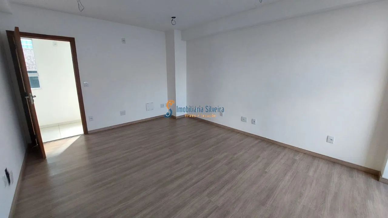 Sala comercial de 23 m², 01 vaga demarcada , prédio com elevador 2 quarteirões da Av. Cris - Foto 2