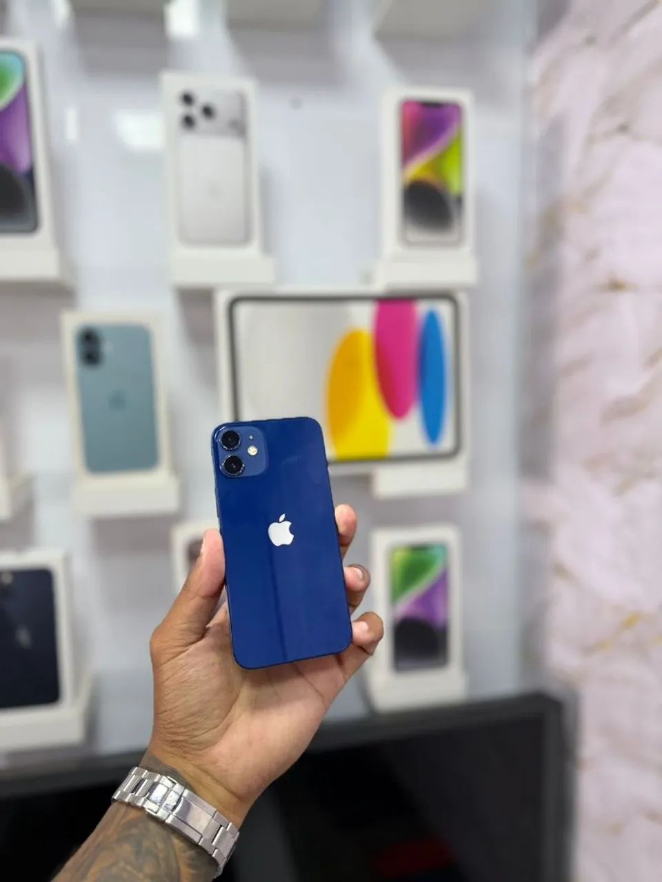 IPHONE 12 MINI 64GB AZUL<br>R$ 1.399,00 - Celulares e Smartphones
