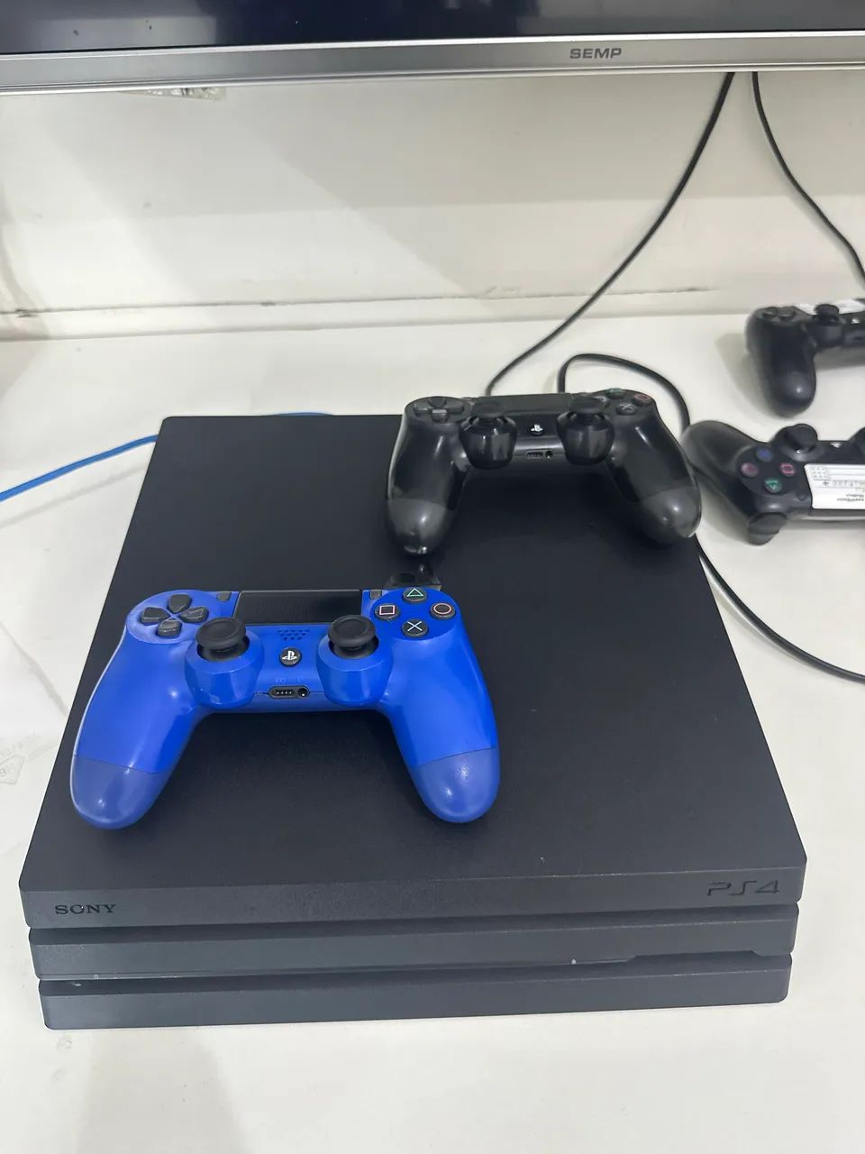 Ps4 pro 1tb 2 controle com hall efect