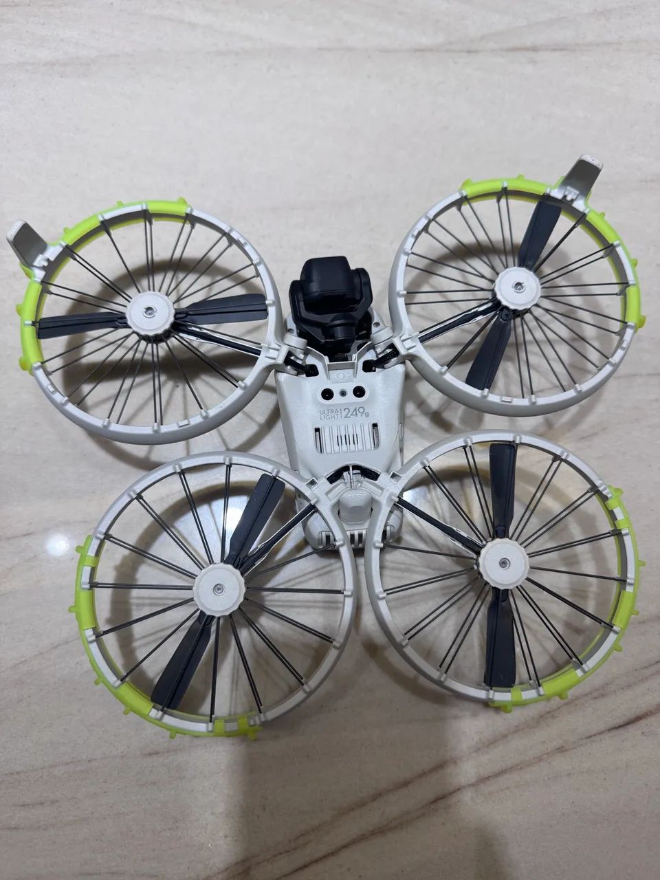 Drone DJI Flip com tela, bateria reserva e sem detalhes  - Foto 2