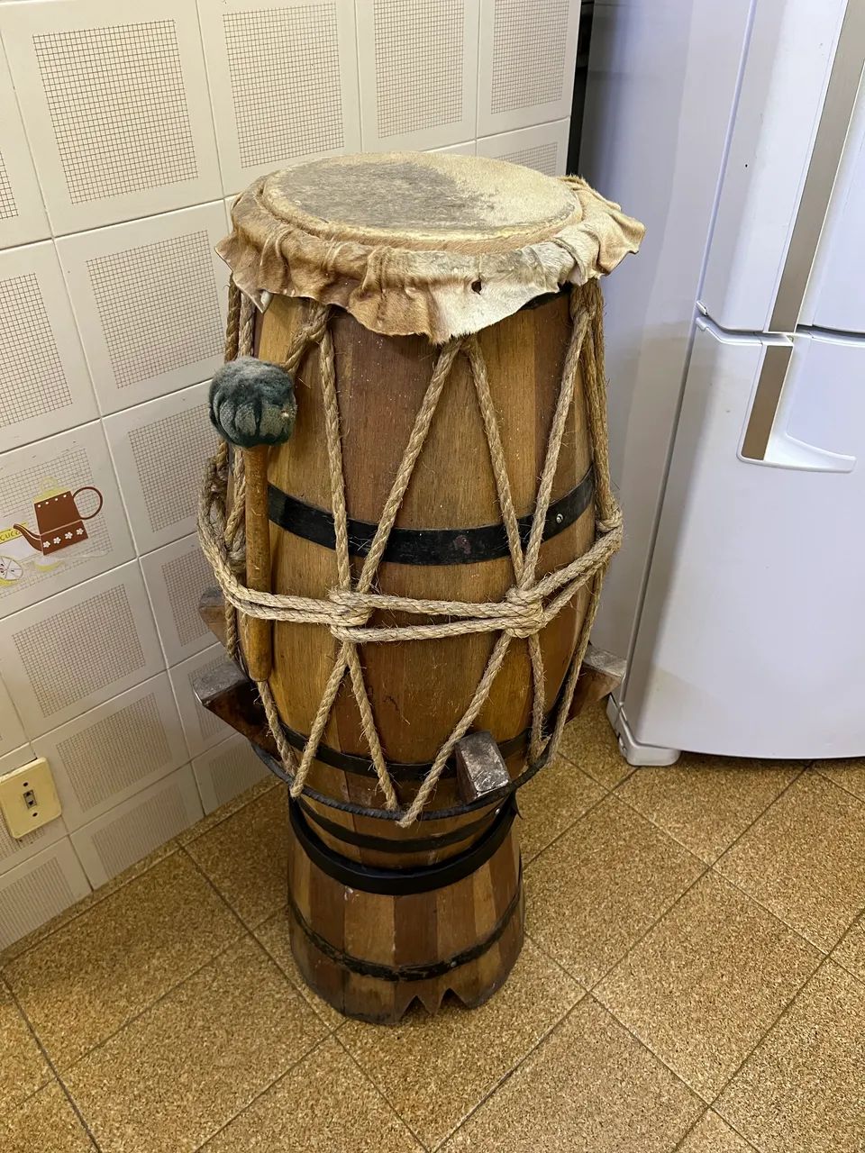 Atabaque de Cordas com Suporte ótimo estado - Foto 3