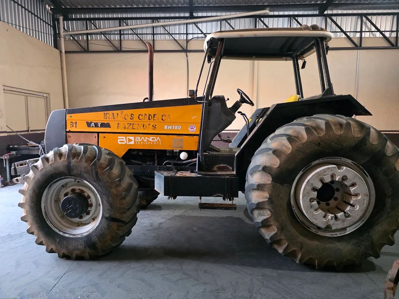 TRATOR VALTRA BH 180  - Foto 3