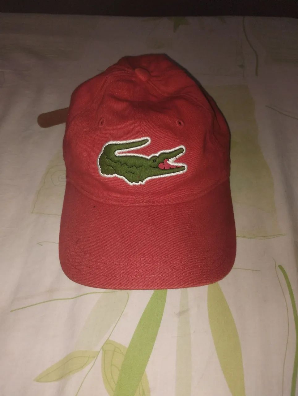 Bone Lacoste vermelho  - Foto 2