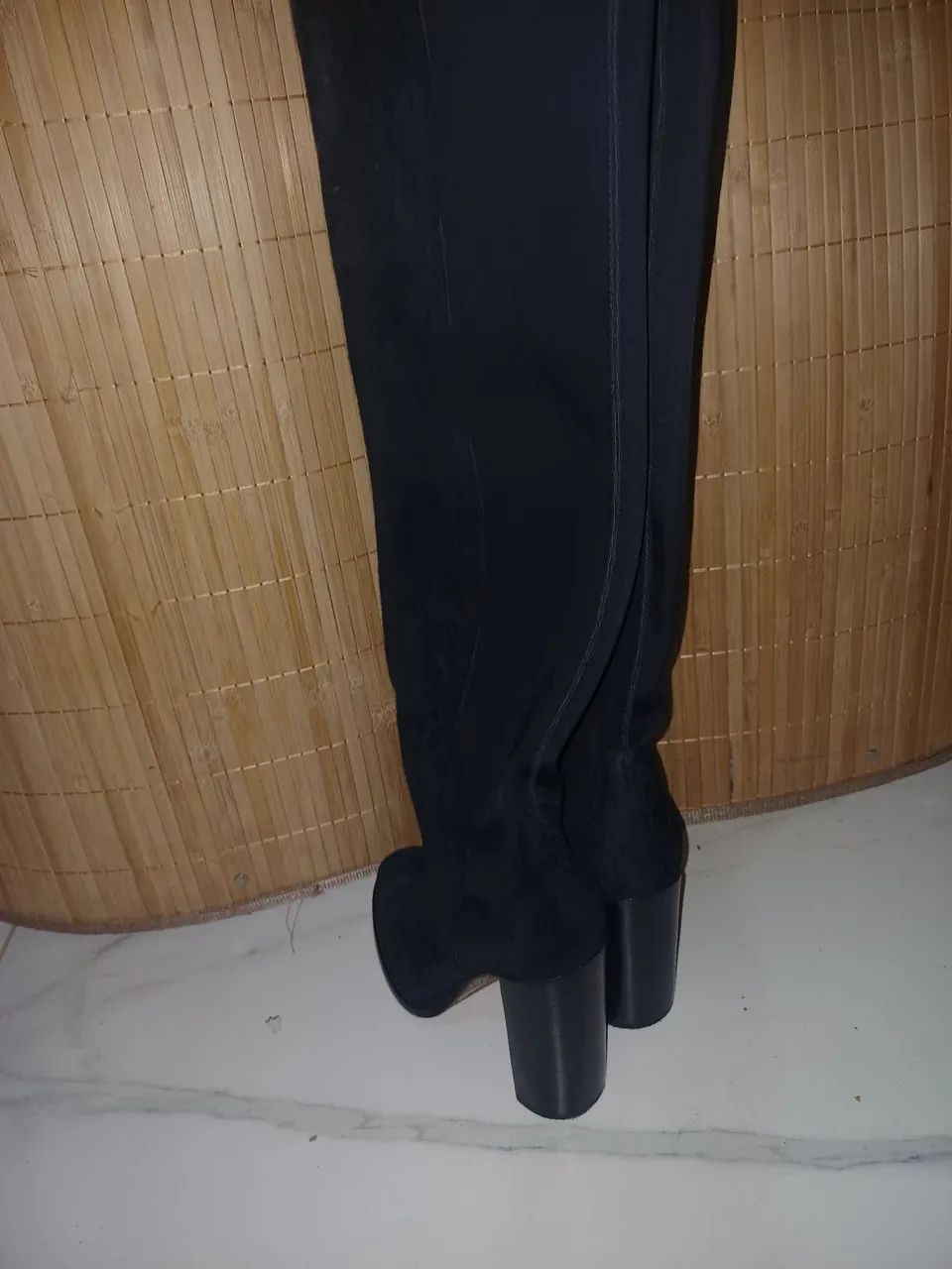 Bota de camurça cano longo marca animale em perfeito estado. - Foto 3