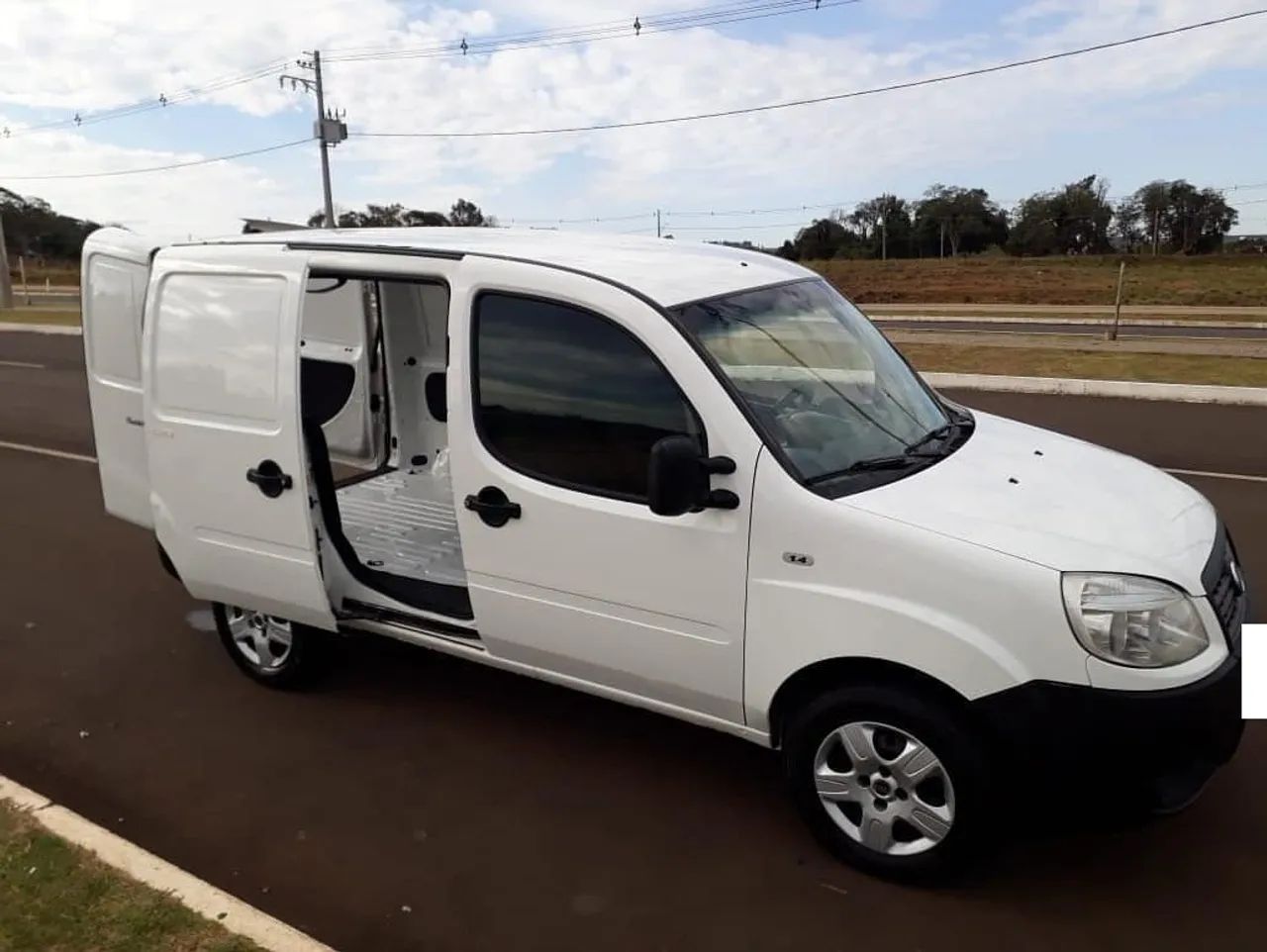 Fiat Doblo Doblo Cargo 1.4 mpi Fire Flex 8V 3p 2015