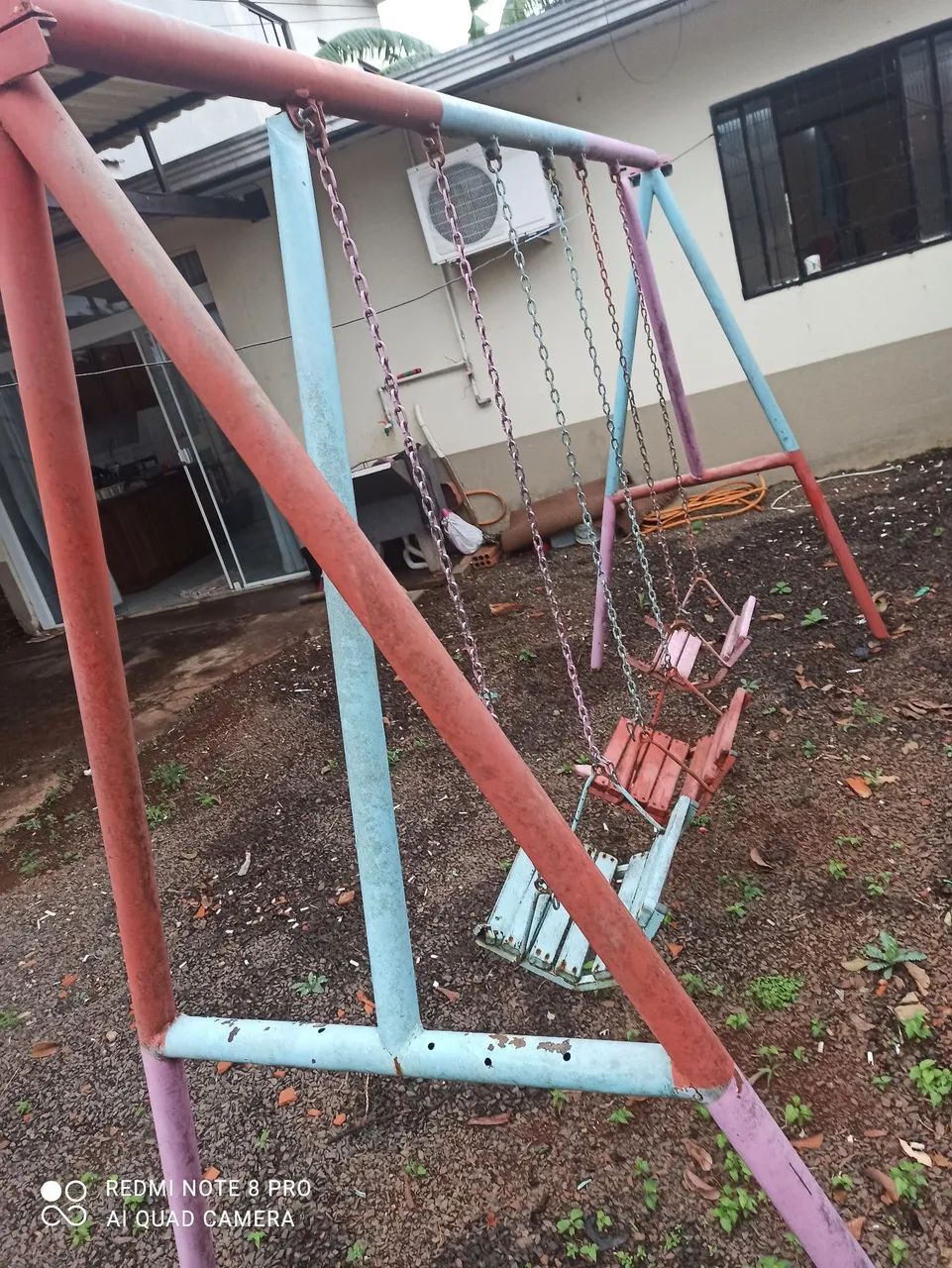 Balanço Infantil de ferro com 3 lugares 