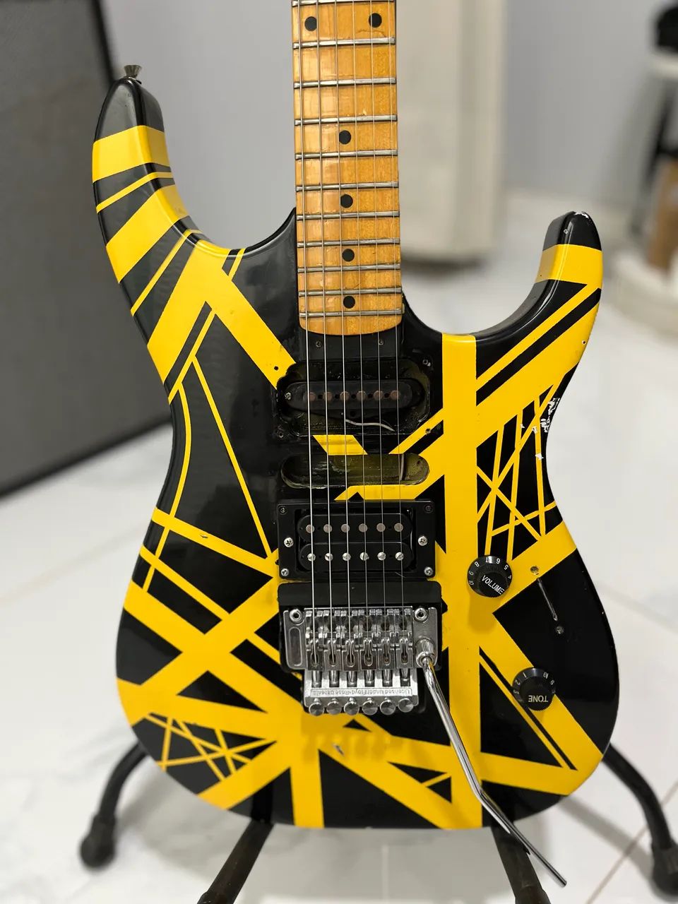 Guitarra Luthier Elifas Santana Van Halen - Foto 4