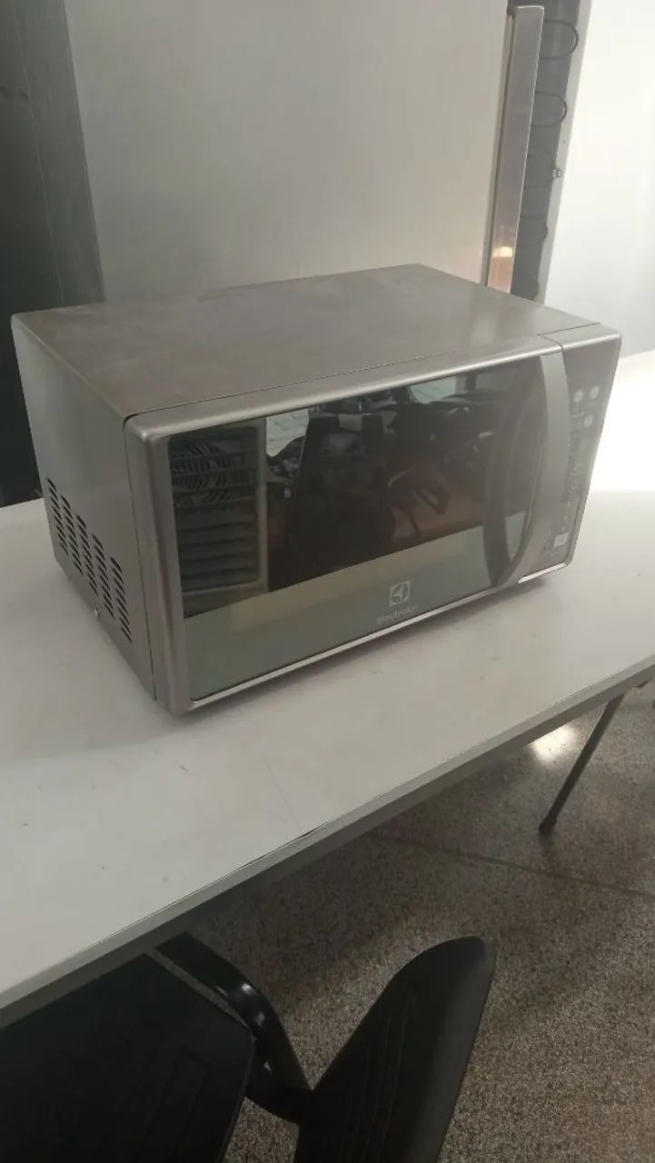 Vendo microondas Electrolux 220v 20l