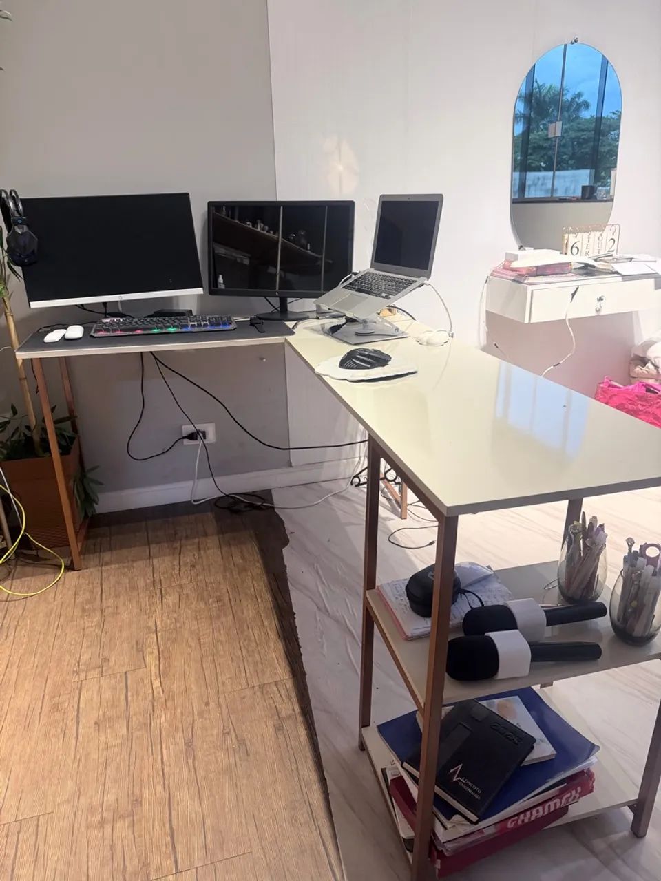 Mesa de escritório formato L