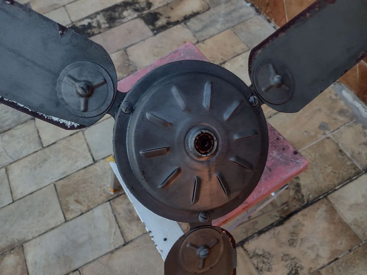 Ventilador de teto em bom estado  - Foto 5