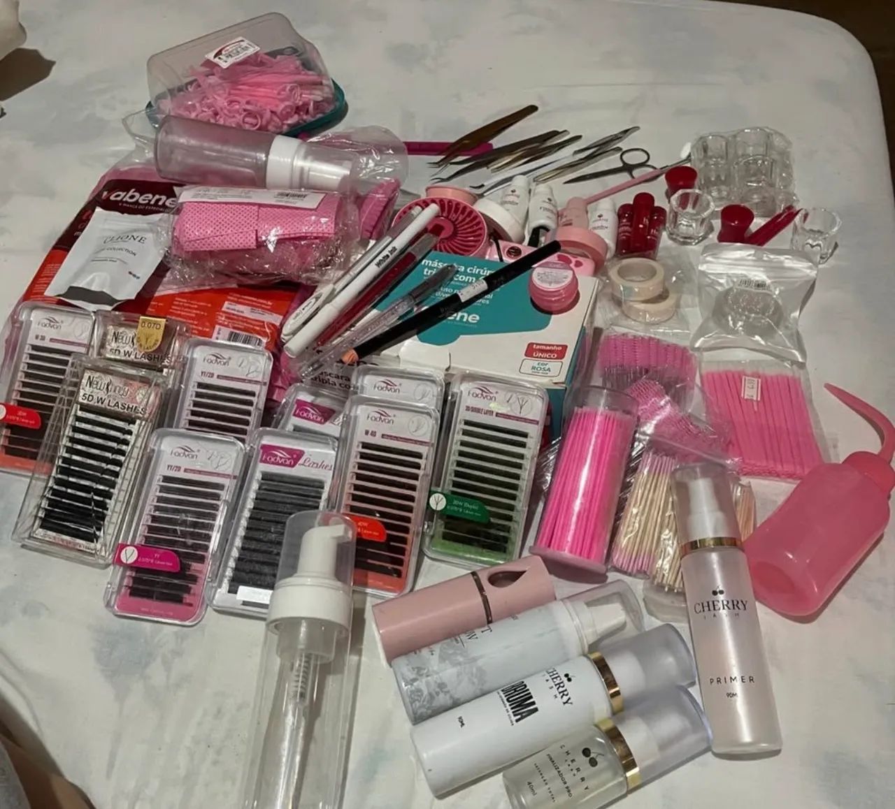 Material de cílios e sobrancelha 