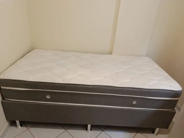 Moveis de Quarto - Cama, Guarda-Roupa e Escrivaninha - Foto 2
