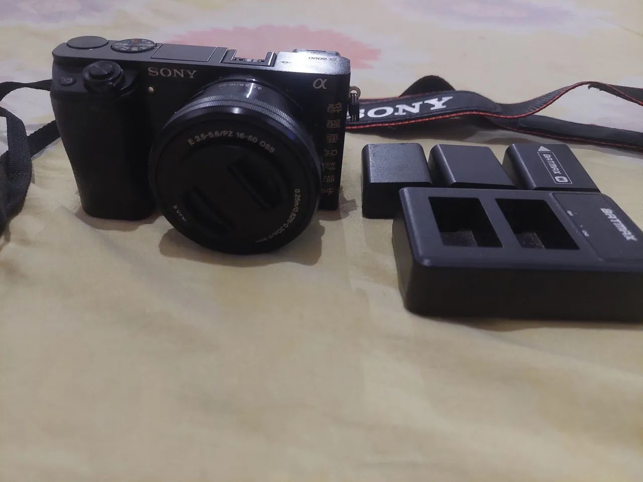 Camera Sony mirrorless a6000