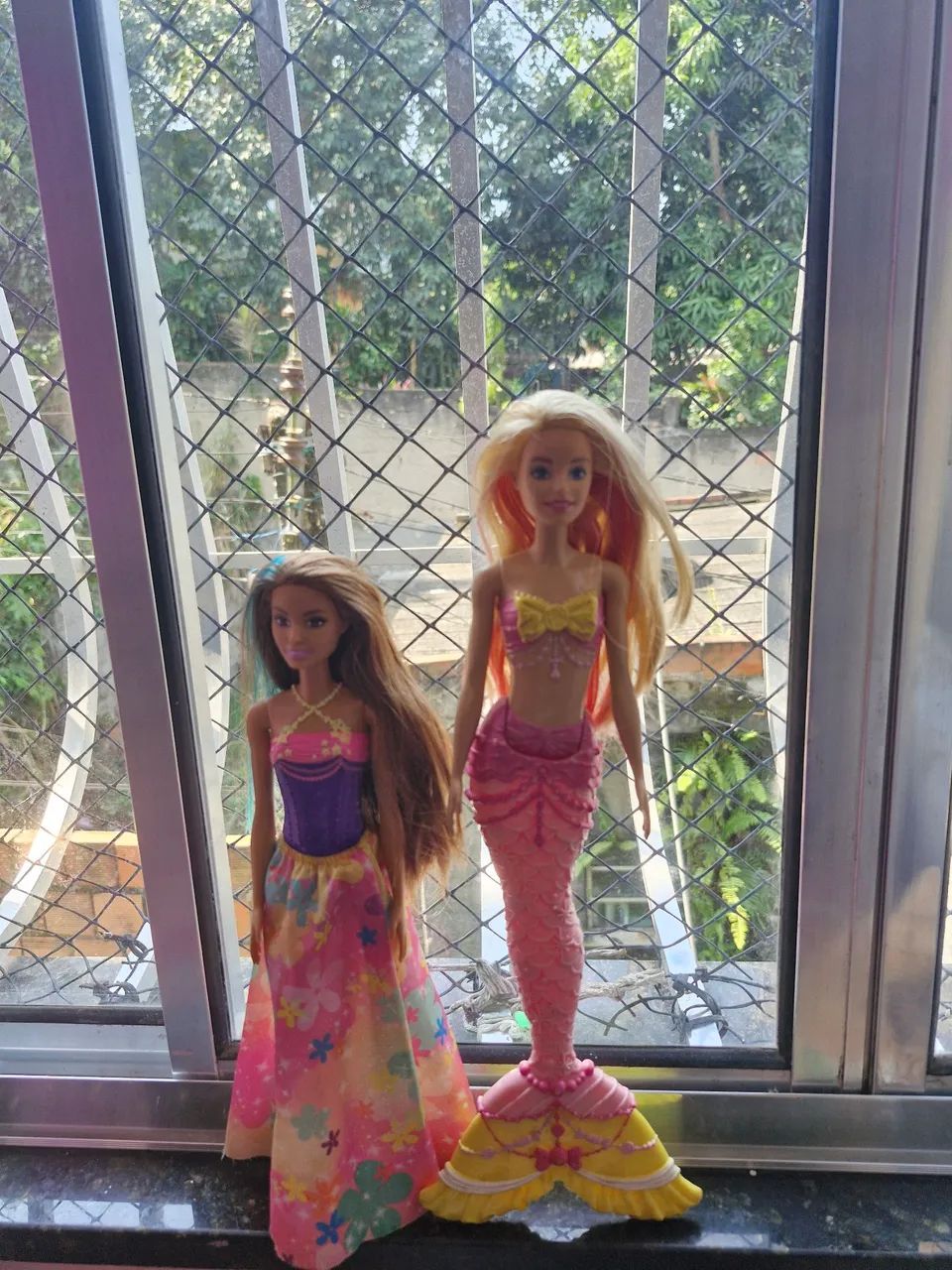Lote de Barbie Sereia e Princesa - Foto 3