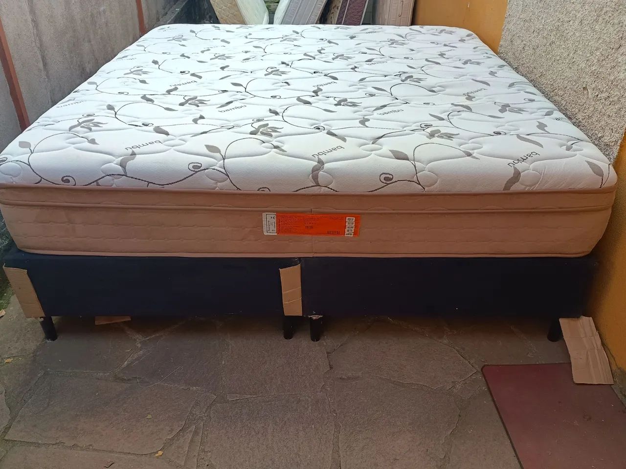 Conjunto box, tamanho King, com bases novas! - Foto 4
