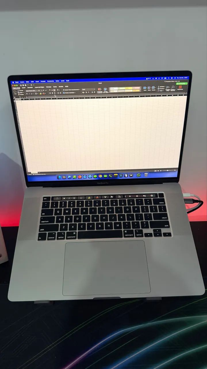 MacBook Pro 2019/2020, Tela 16
