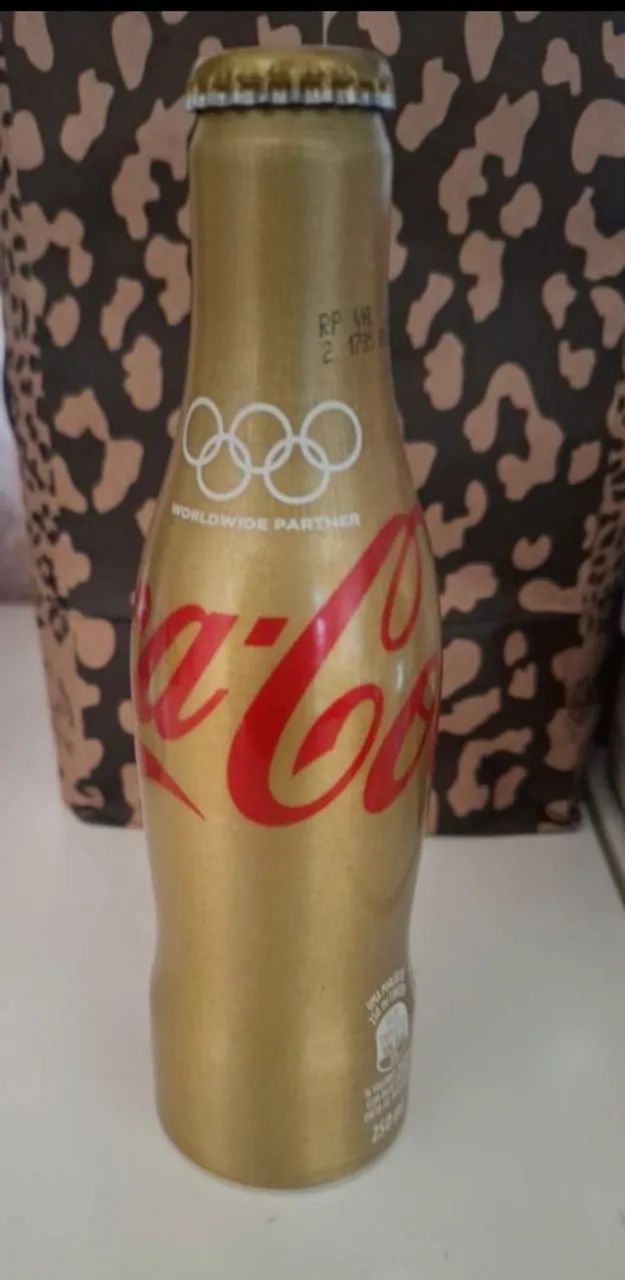 Garrafa de alumínio dourada Coca-Cola 