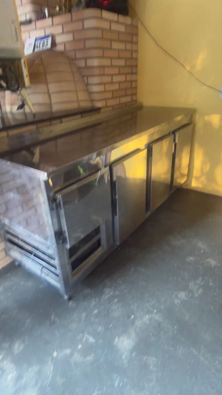 BALCÃO REFRIGERADO INDUSTRIAL EM INOX 