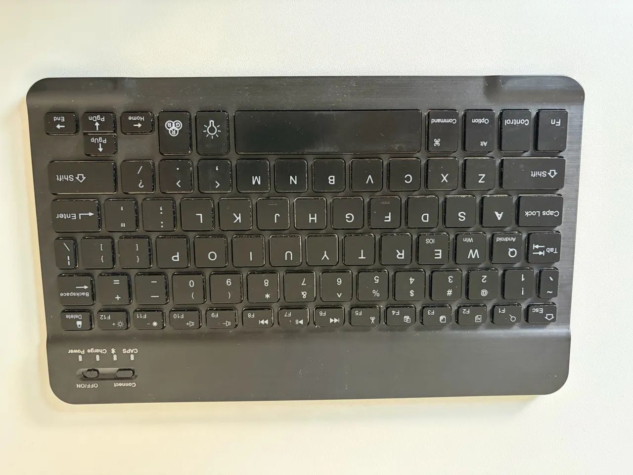 Capa Case com Teclado Bluetooth WB para iPad (10.9" / 11") - Foto 3