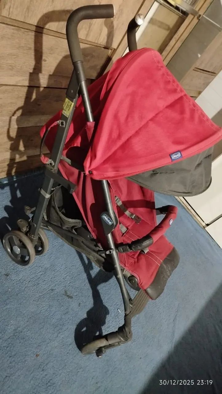 Carrinho de BB e bebê conforto 