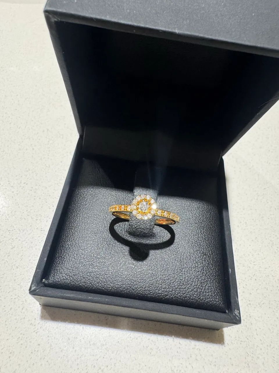 ANEL PAVÊ 1 diamante ouro 18 kilates  - Foto 2