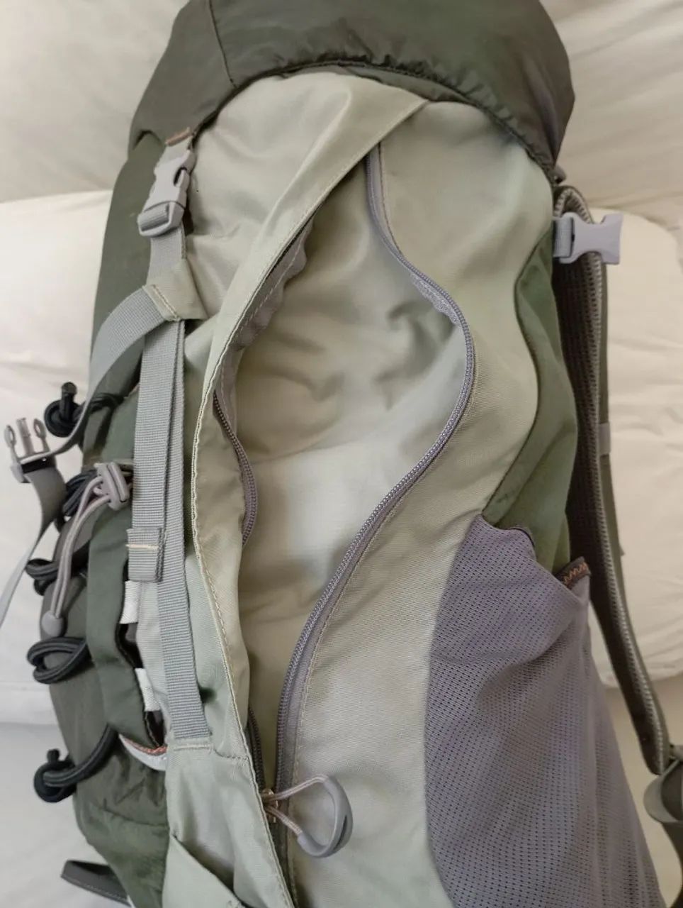 Mochila Osprey Kestrel 48 - Foto 4