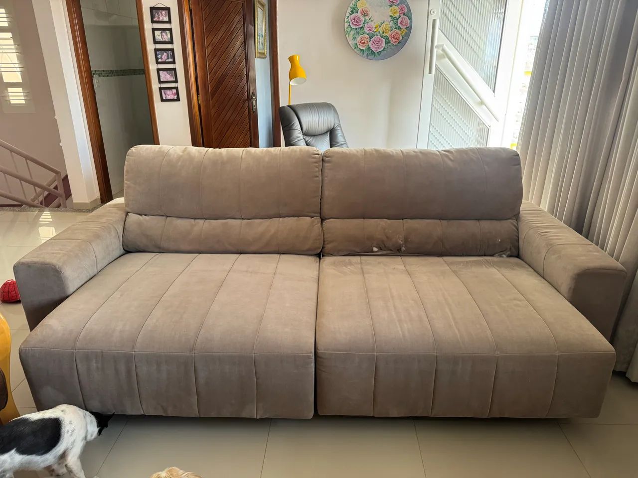 Sofá retrátil 2 de 1,5cmpx1,07larg de suede aveludado - Foto 4