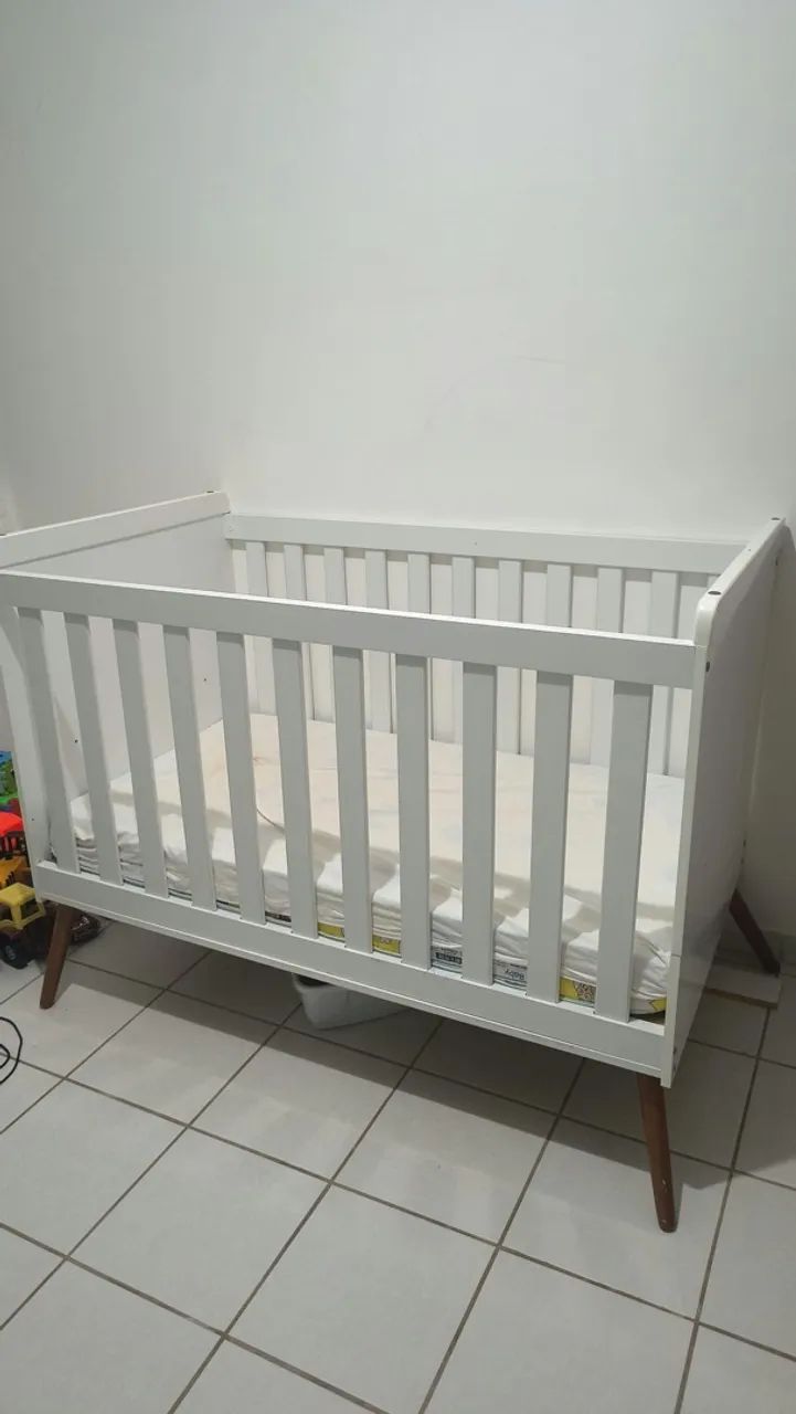 Vendo berço e colchão 