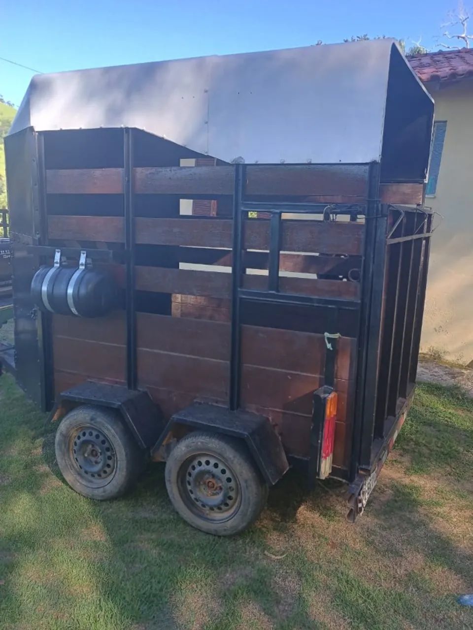 Carretinha para 2 cavalos