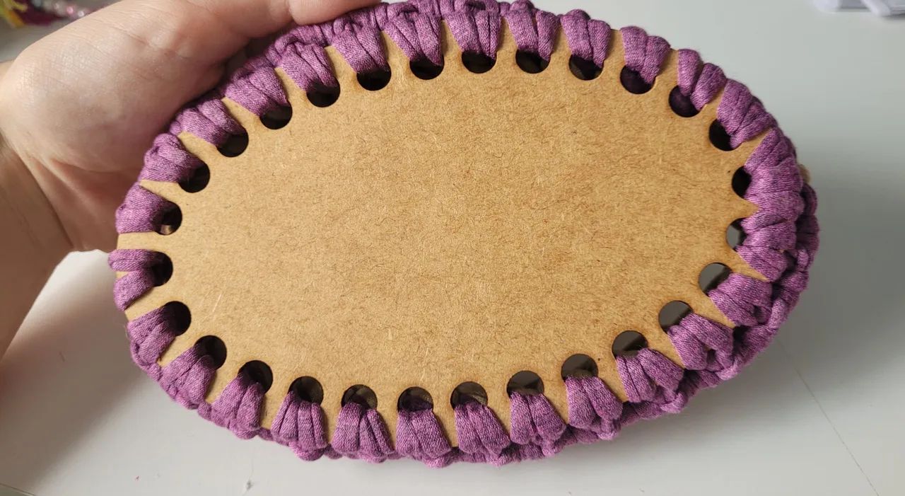 Mini porta treco oval de crochê - Foto 3