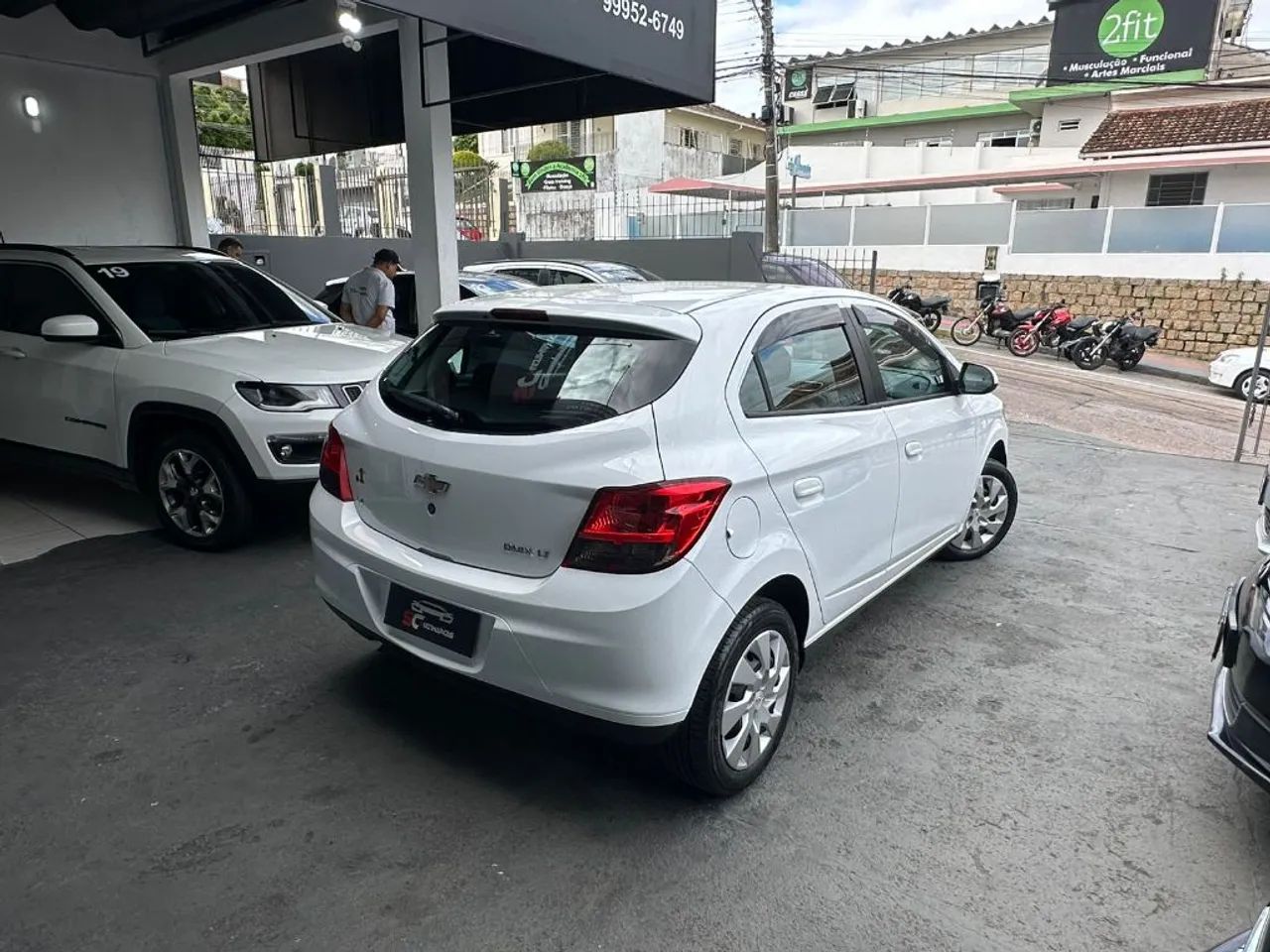Chevrolet Onix Hatch LT 1.4 8V Flex Mec. 4P 2015 - Foto 3