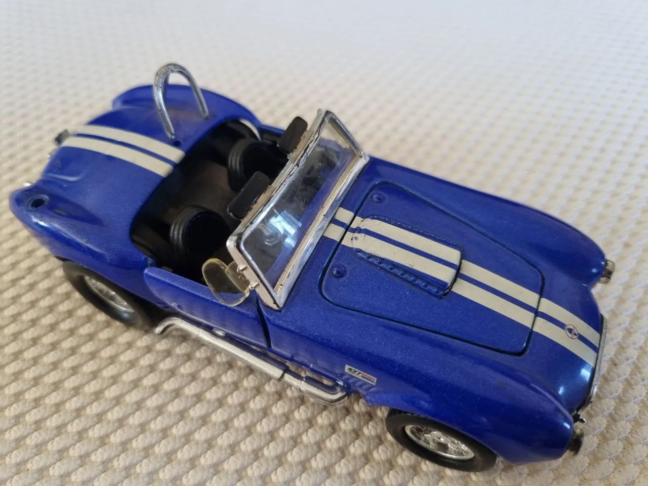 Carrinho Miniatura Shelby Cobra 427 Kinsmart Azul - Foto 4