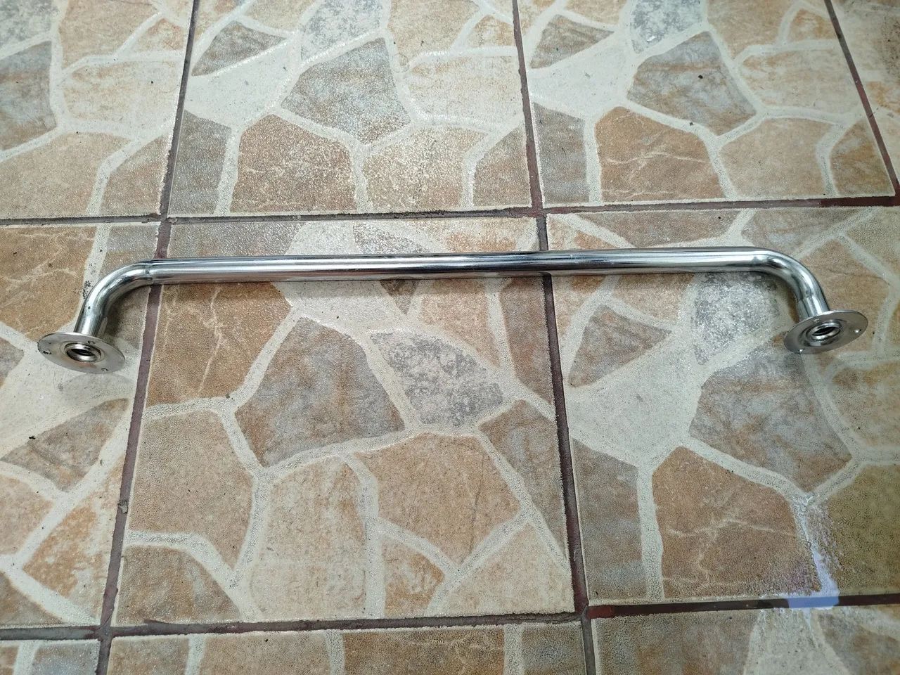 Alça para apoio cromada 60cm, entrego região Oeste de BH. - Foto 2