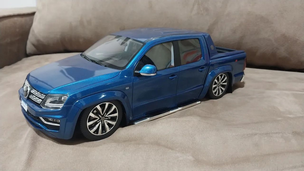 Miniatura Amarok 1/18  - Foto 2
