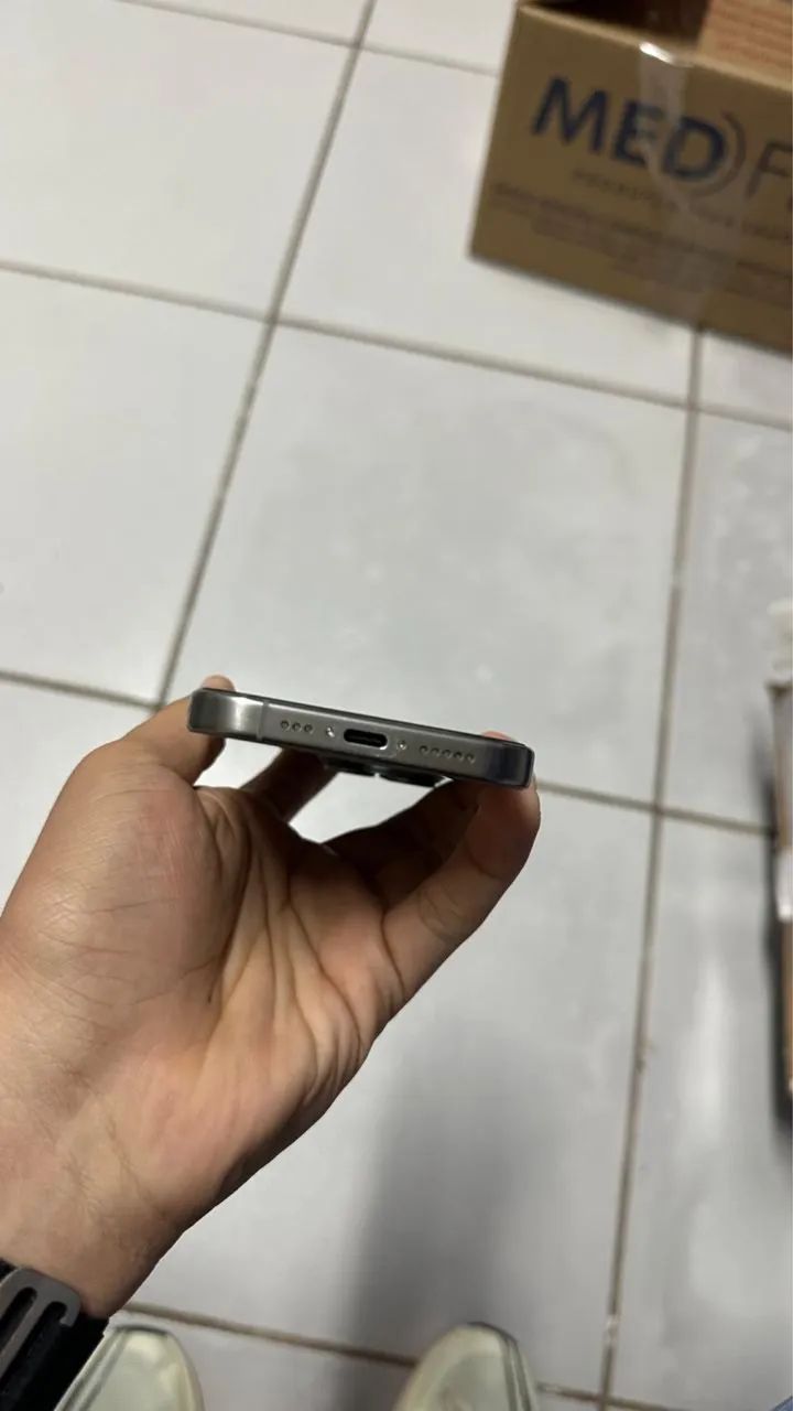 iPhone 15 pro 256gb