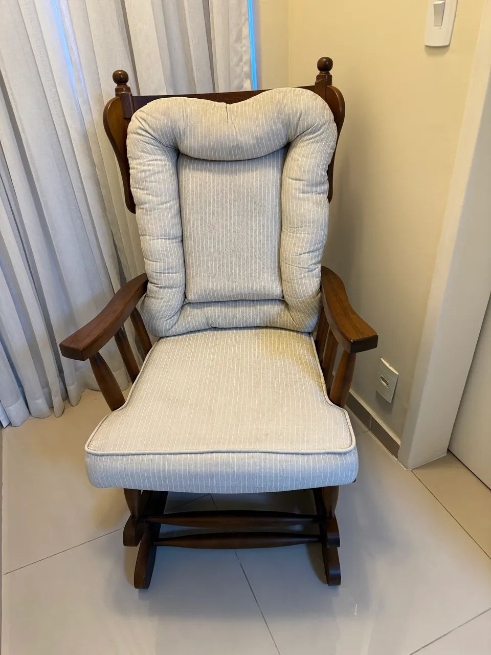 Cadeira de balanço NOVA