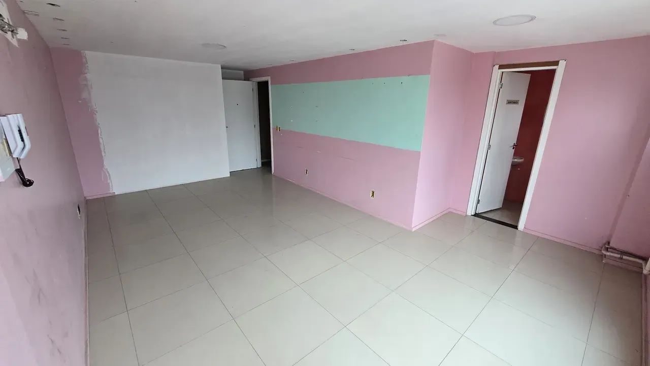 ALUGA-SE PRÉDIO COMERCIAL EM FRENTE AO SHOPPING DA ILHA! - Foto 4