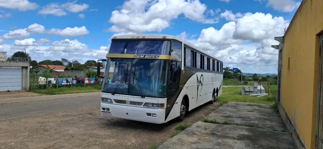 Scania 124 360 cv com Sanitário e 50 lugares 