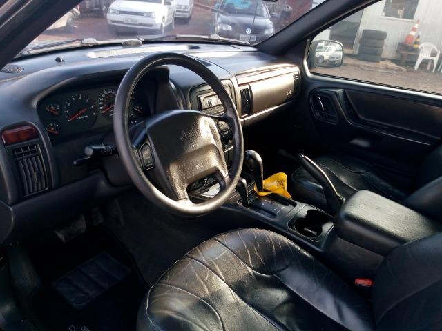 Jeep Grand Cherokee laredo 4.0 6cc linha 4x4 gnv e gasolina - Foto 6