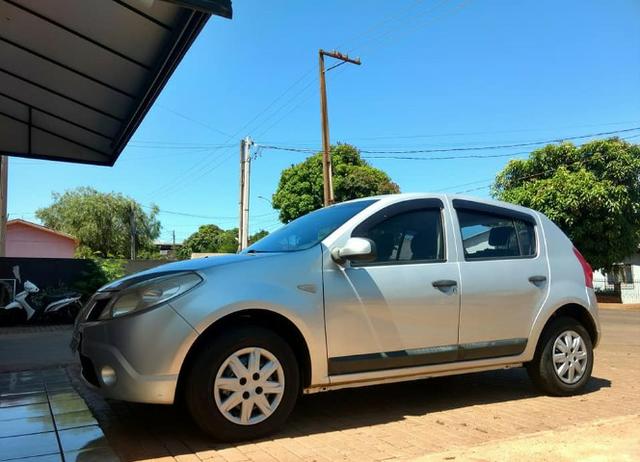 Renault Sandero Expression 1.0 2011