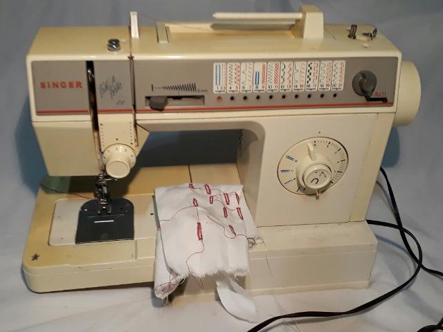 Máquina de costura singer pret a porter 21 - Foto 2