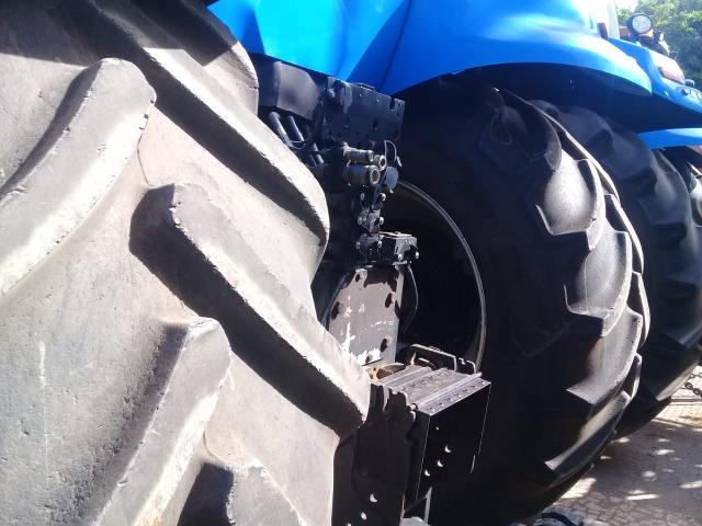 Trator New Holland T8 - Foto 3