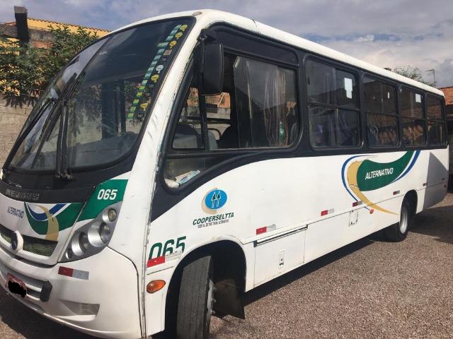 Micro-ônibus Mercedes Bens LO915 - 2010 - Foto 4