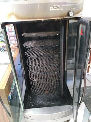 Máquina de assar carne e frango