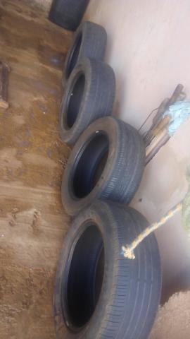 Vende 5 peneu meia vida